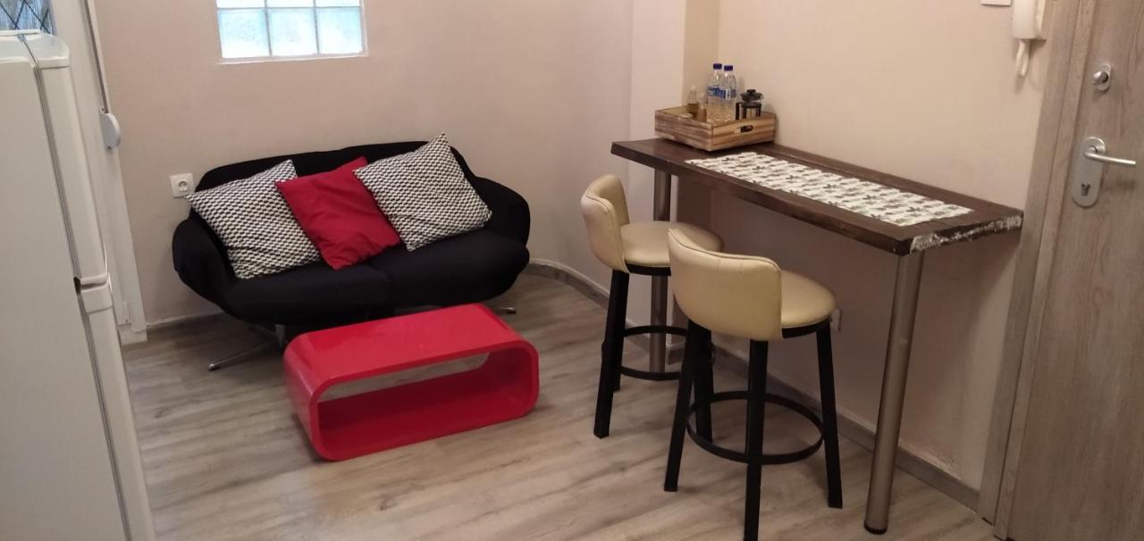 Closer Center Apartments. Apartment *